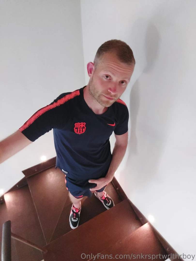 Snkrsprtwrlthrboy part 11 