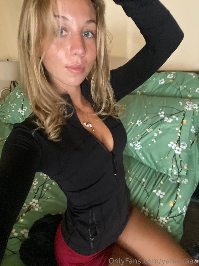 Going live on my other tik tok account right now come join and talk 