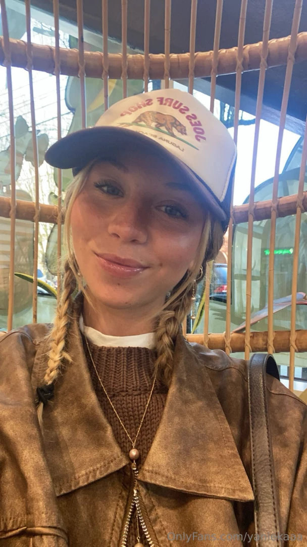 Weirdddd questionnnn but should i start a twitch and stream lmk in the 