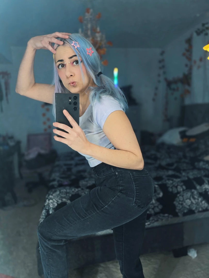 Do u like ur guirls a lil goofy 