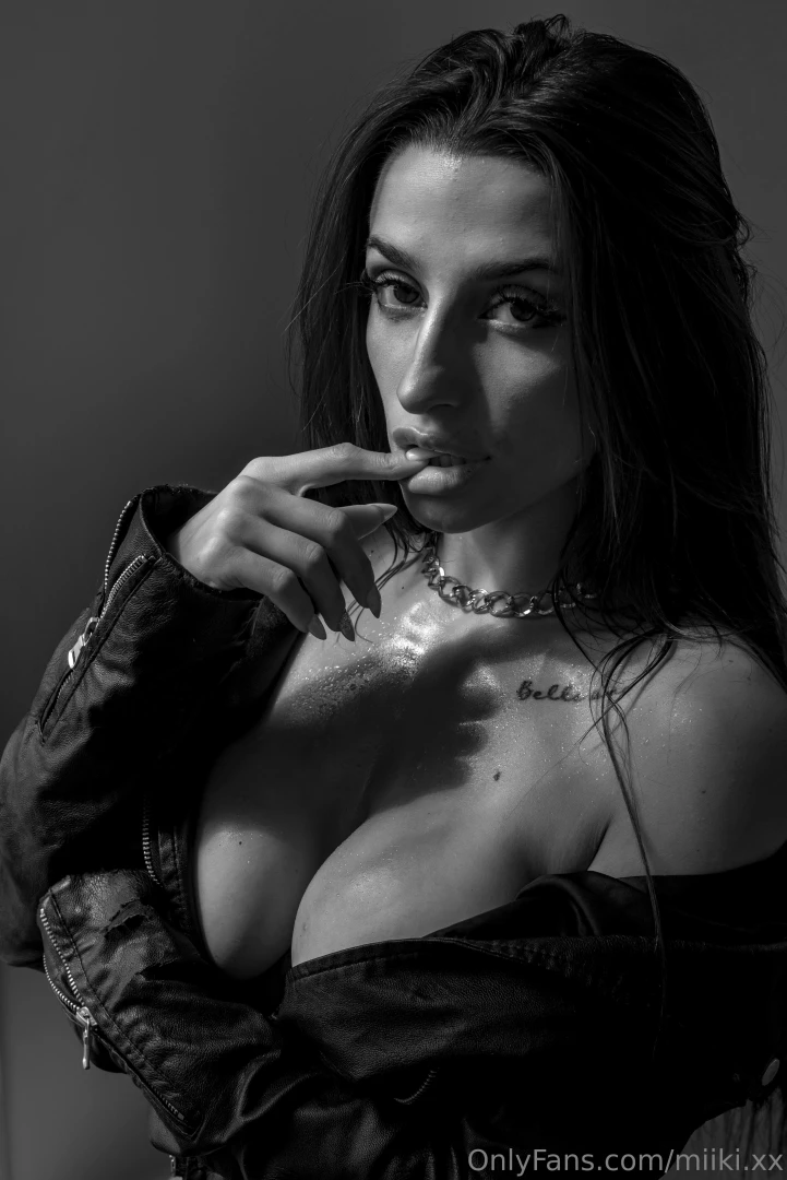 Hottest babe in town and you have a chance to text her 