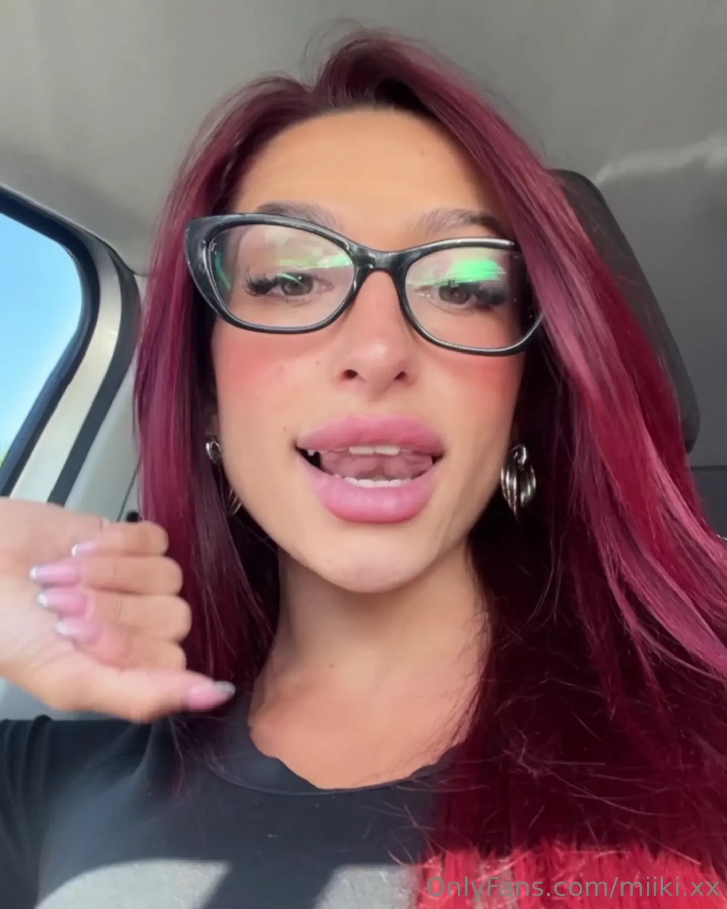 Just me some reggaeton on the radio and a car full of vibes who else 