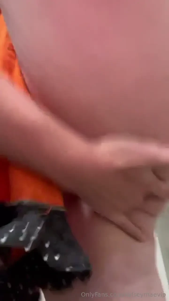 Watch it drip down my legs delicious 