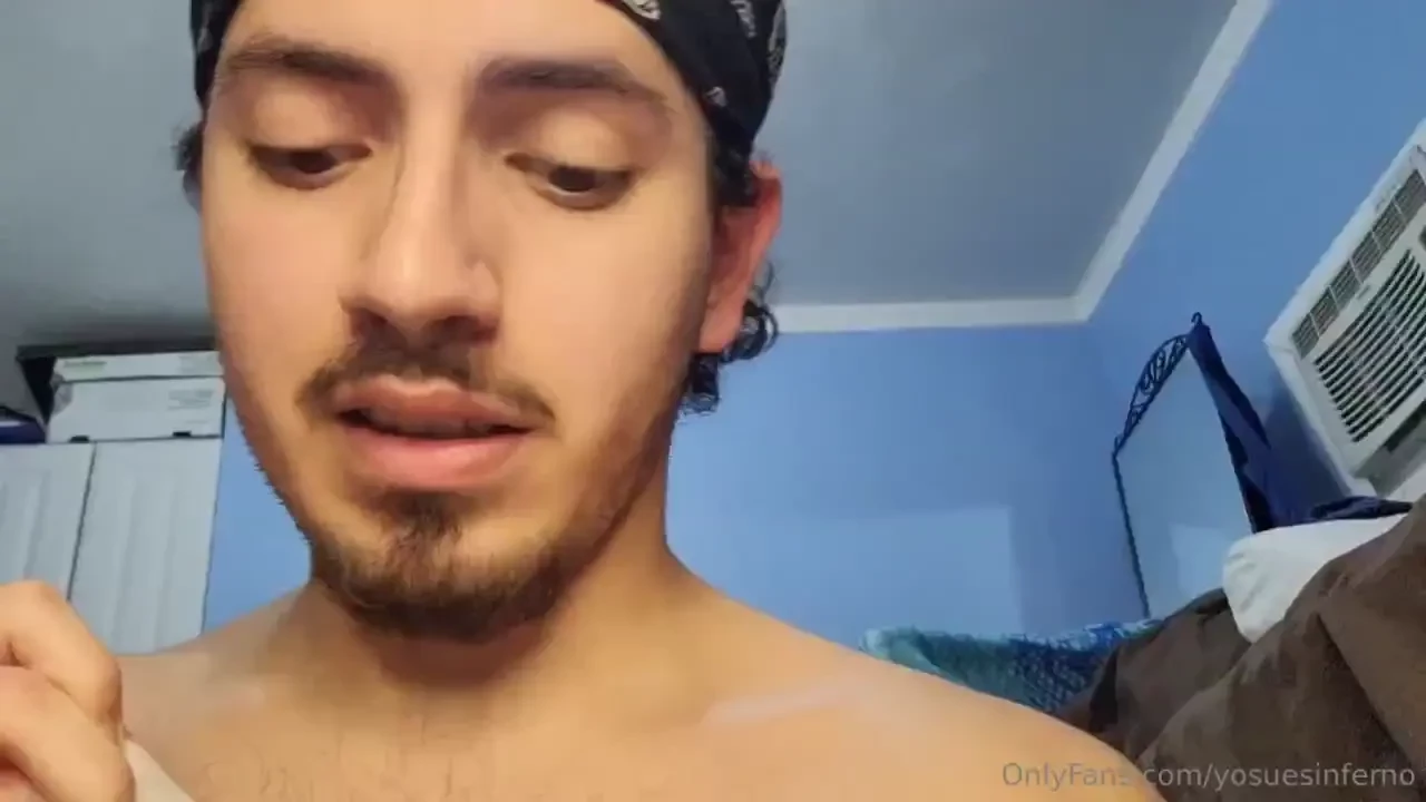 Part 1 tried to use my monster dildo but i m not capable of taking 