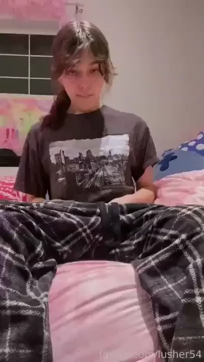 Did u guys know that i like to eat my own cum it s just so yummyy in 