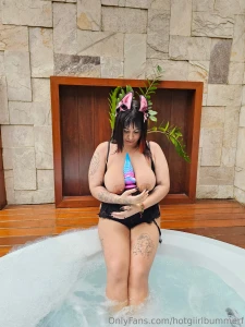 What pic do you find hotter 1 2 3 or 4 part 1