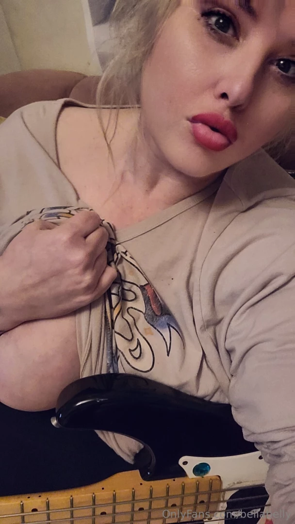 So do i play with my guitar or do i play with myself 