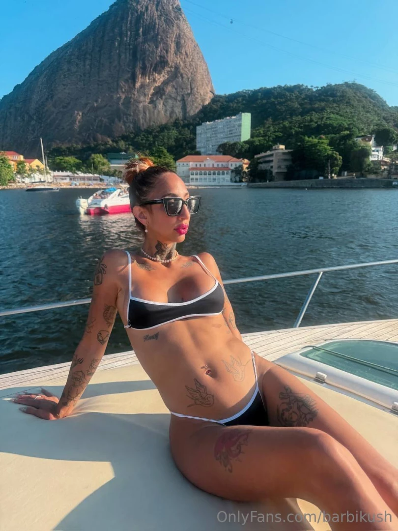 Do you invite me to go for a ride on a boat 