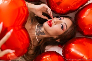 If u love me say me hi queen in my dm