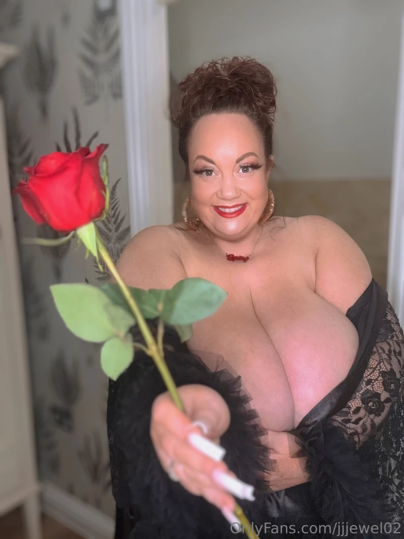 Happy valentine s day tip me to get a special surprise in your dms 