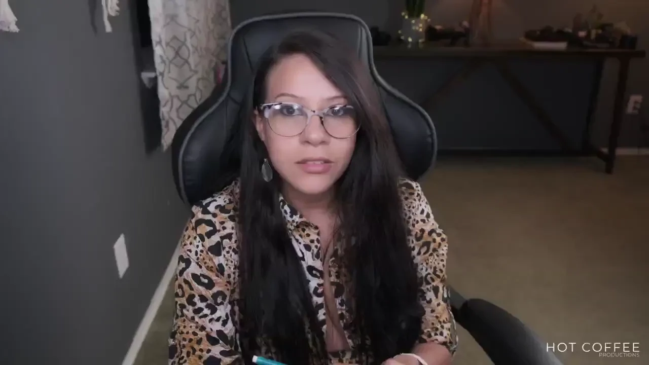 Jolla dando clases online se olvid de apagar la camara 