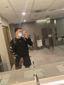 Public bathroom pics what s the first thing your doing if you walked