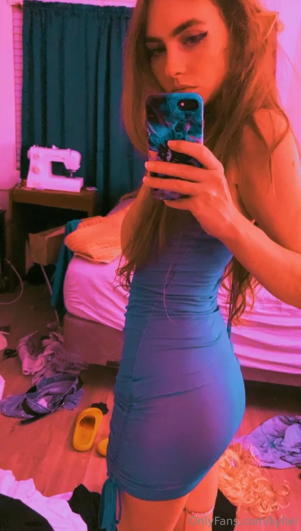 Do you wonder what this elf slut has under her dress 