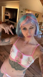 Felt cute with my new hair