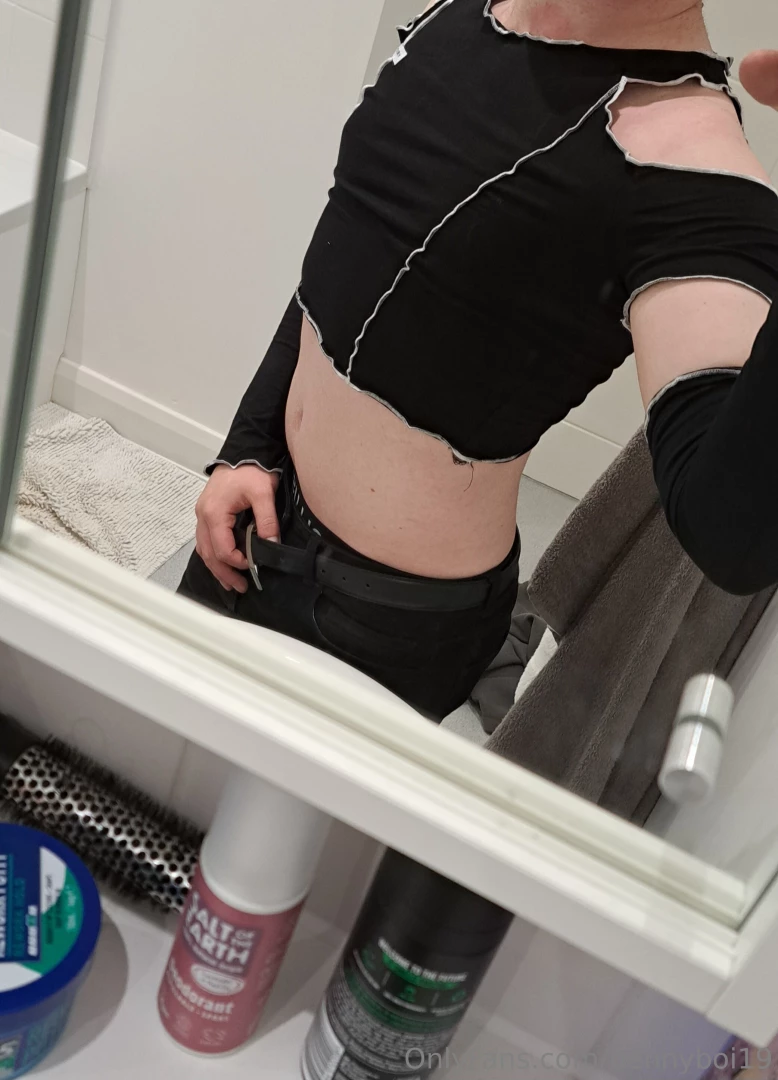 Thanks to my anonymous gifter for this cute top i love the sleeves but 