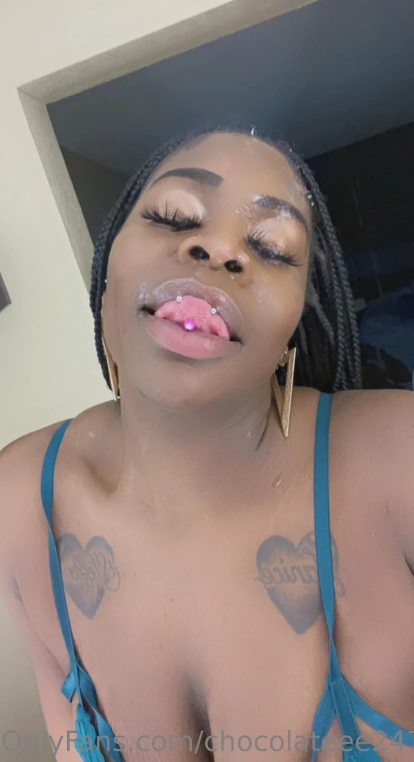 I got nut on my new eyelashes 