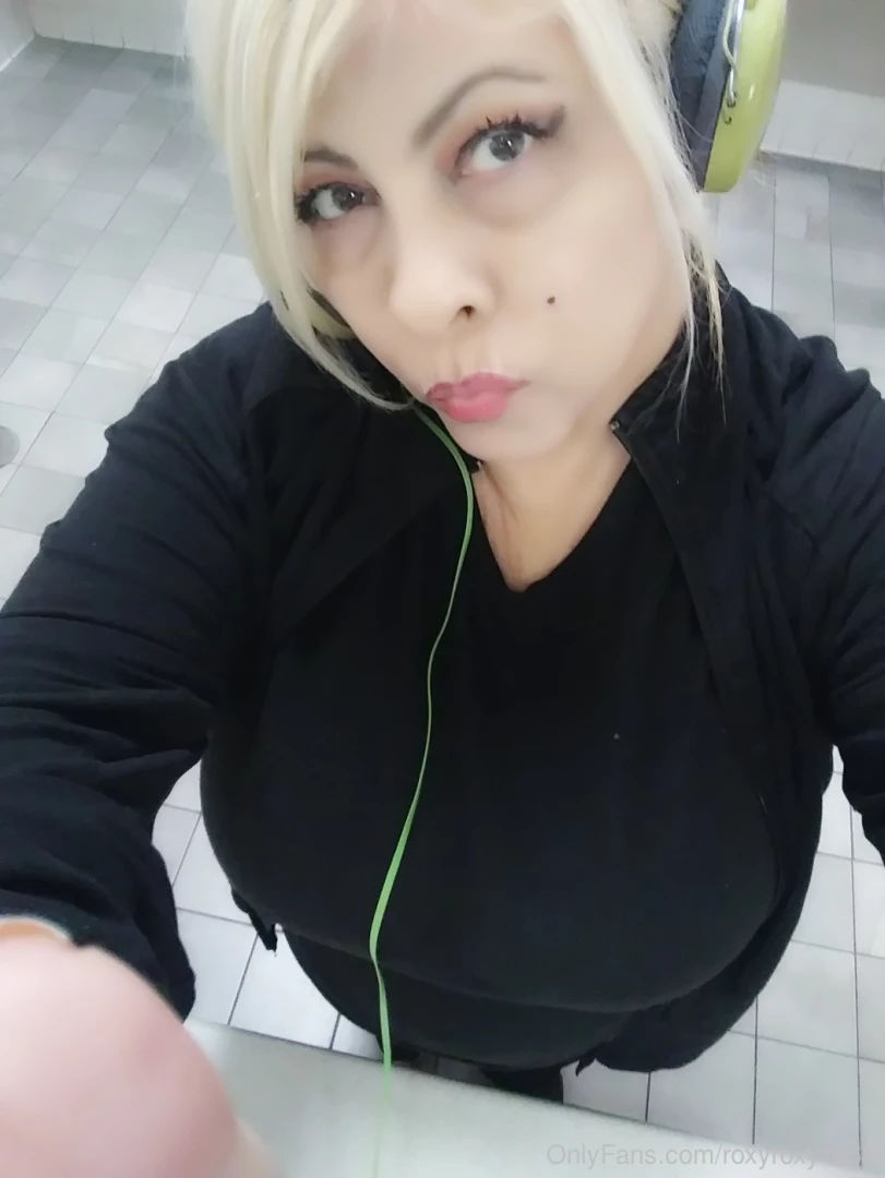 At the gym trying to lose 20 pounds any bets that i m not lol 