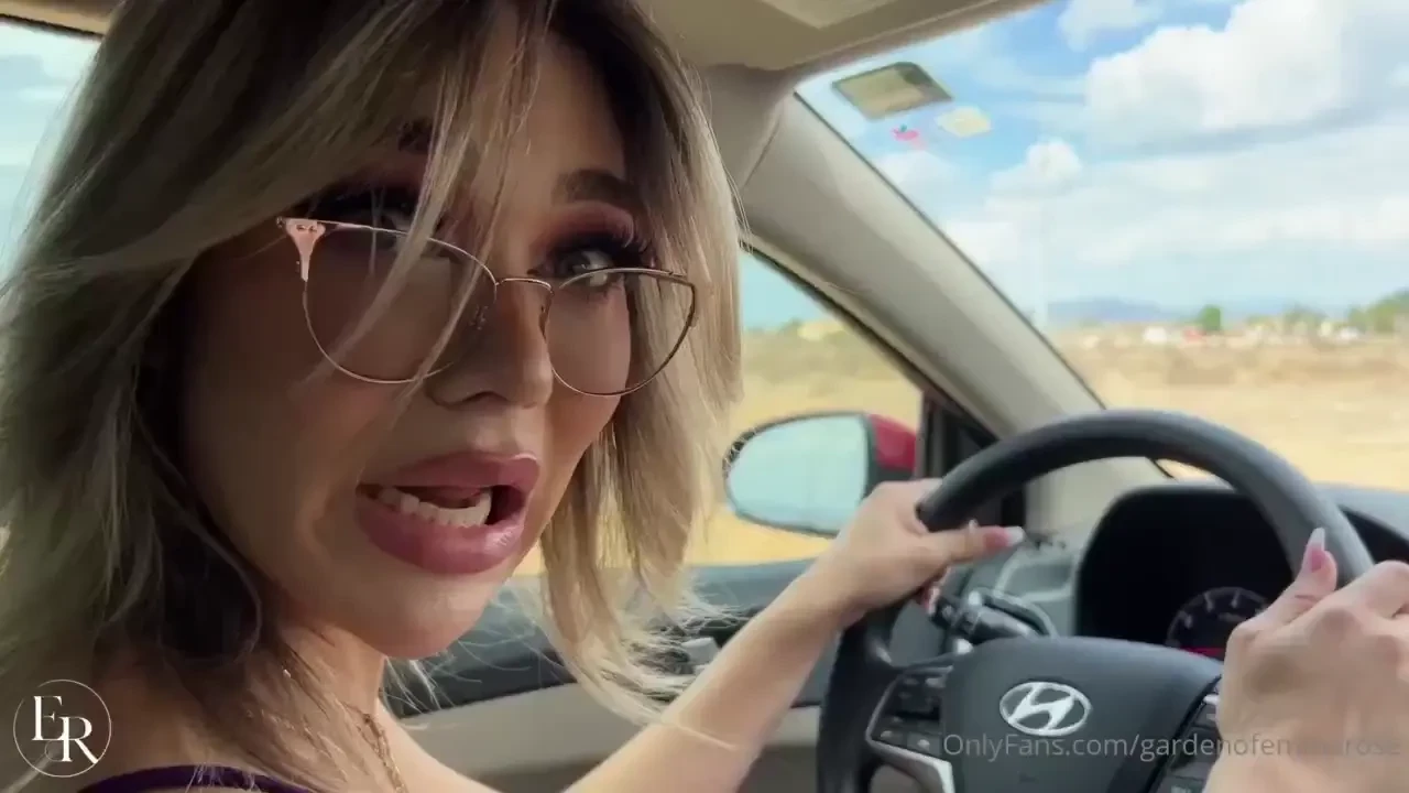 Was so horny on the road i just had to pull over and make myself cum 