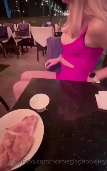 P restauranten fikk vi servert deilig mat men enda bedre var at jeg part 1 