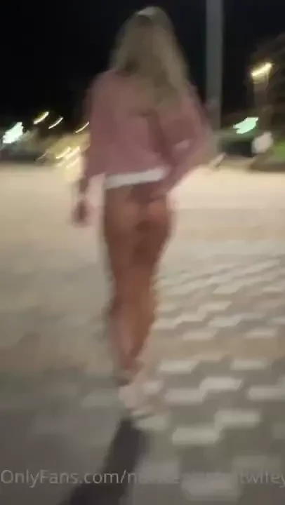 Selvf lgelig noe mer under ogs det h rer med p en slik kveld 
