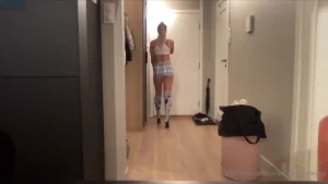 Det er ordtak som heter why even wear anything f ler det er ganske