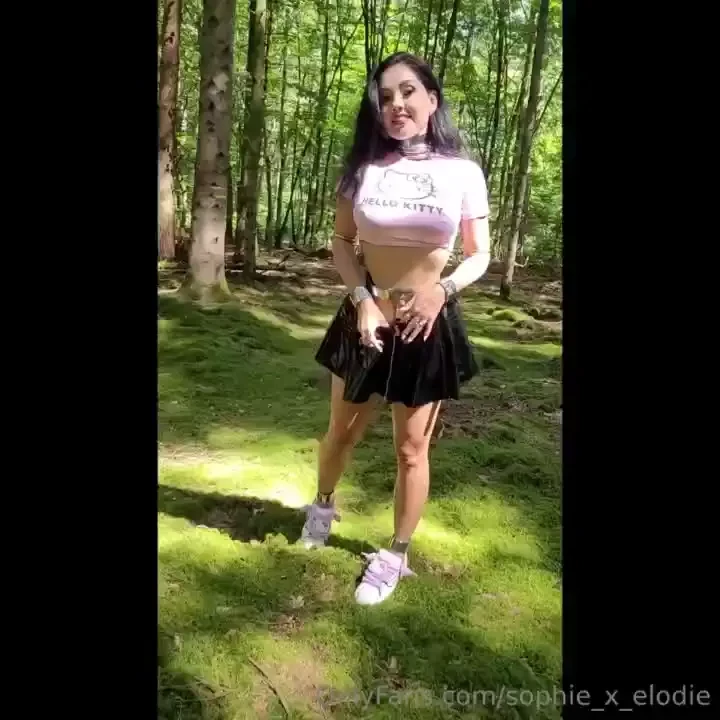 Im kinky outfit und keuschheitsg rtel im wald unterwegs in kinky 