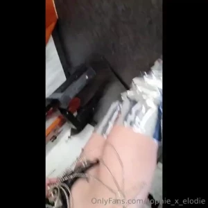 Selfievideo zu hause in meinem kettenbody selfie video at home in my