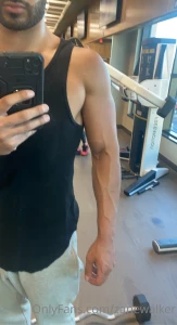 Let me strangle you with my strong veiny arms