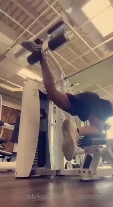 How does my look working out my ass to look good for you scroll thru part 1 