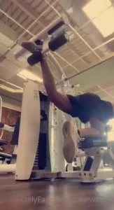 How does my look working out my ass to look good for you scroll thru part 1
