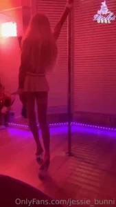 Who wants a sissy striptease i love working a big hard pole between my