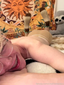 Anyone wanna come play with my ass i will remind you it is quite tight