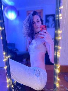 Hiiiii it s been awhile since i ve posted since i got a new phone part 2