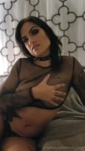 Screaming orgasm goth girls cum the hardest hitachi wand on my clit