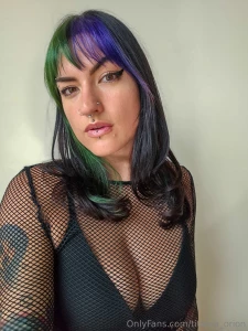 Don t tell anyone about what i just posted on my vip page part 2