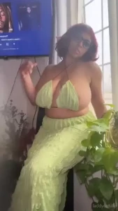 Fun fact i love plants if you ever wanna gift me one hint hint part 1