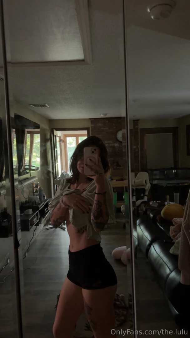 It s too dark in here part 1 