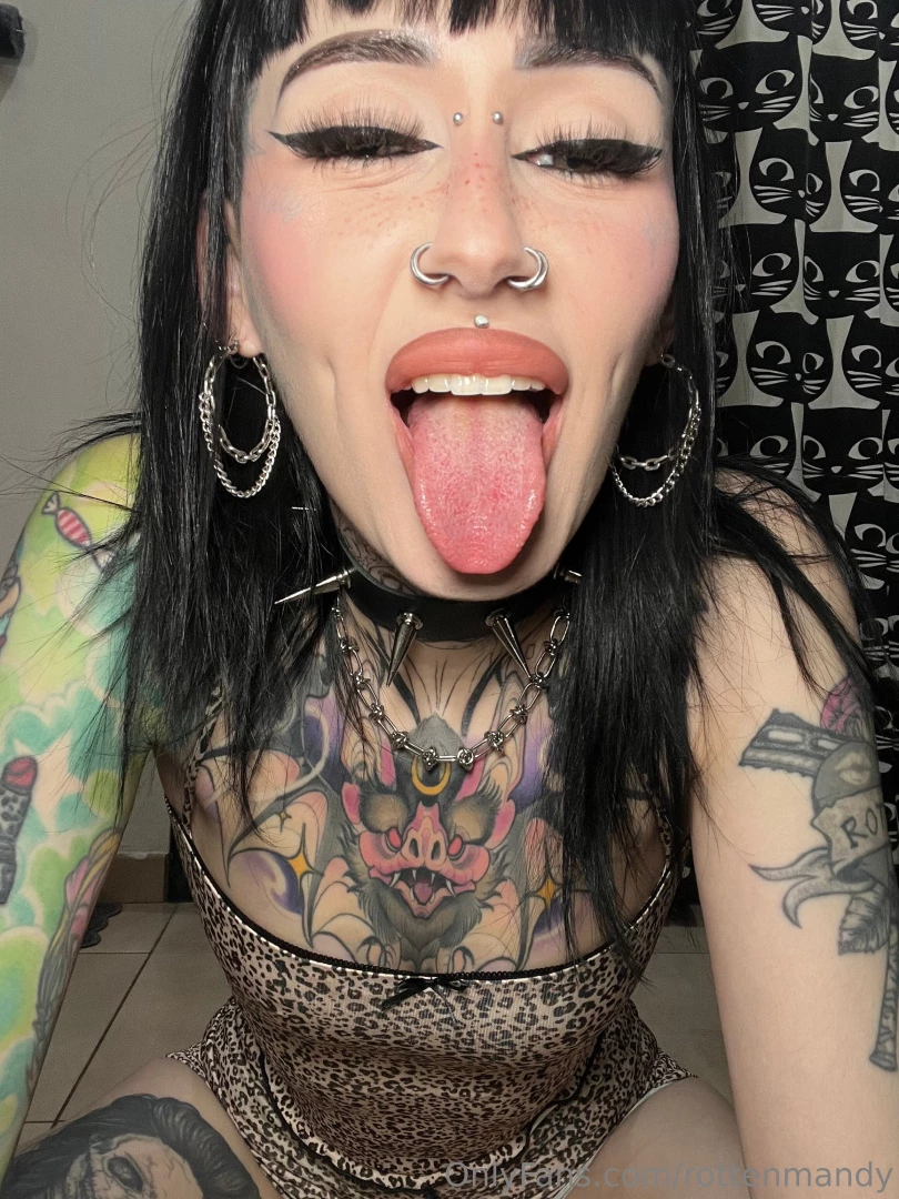 Hola amor te gustan las sorpresas tengo una super hot para ti 