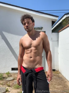 Its bush o clock everyone show me your bush rn