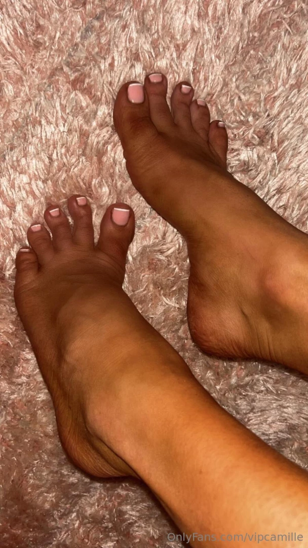 These toes are ready for whatever the night brings 