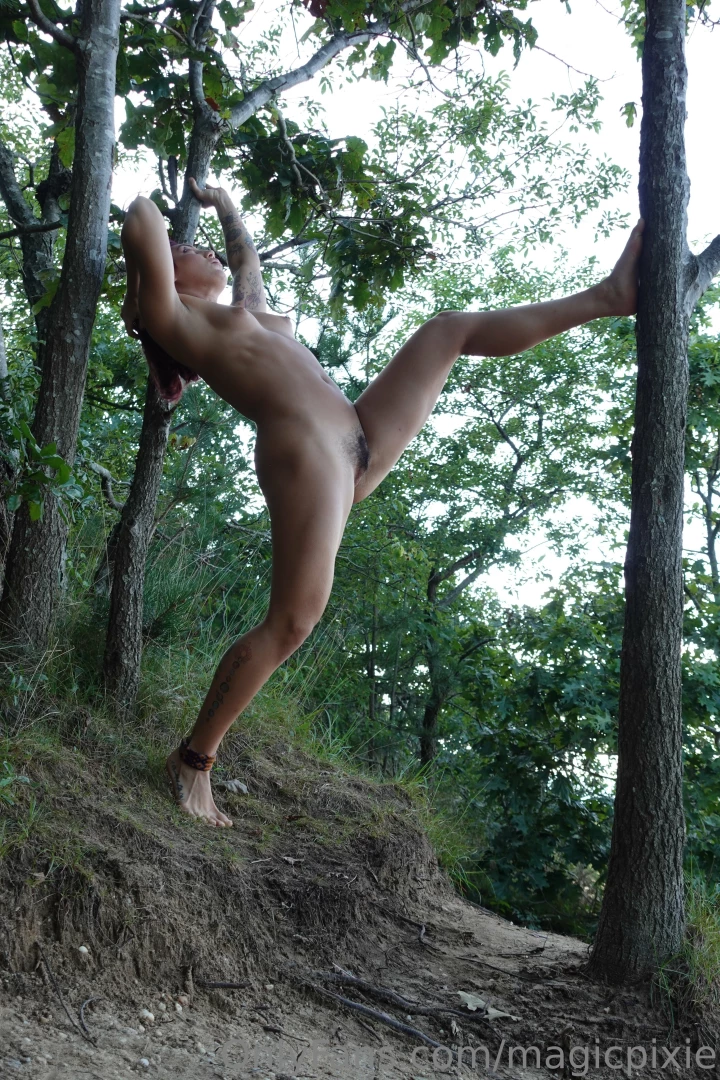 That last photo tho you gotta scroll part 20 