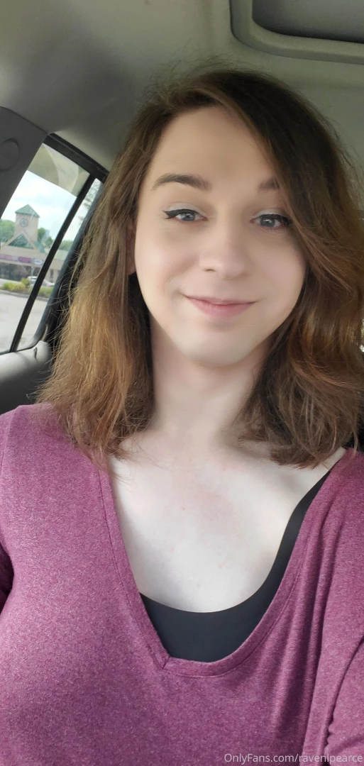 Minimum make up today but i m still here i ve hit some bad luck and 