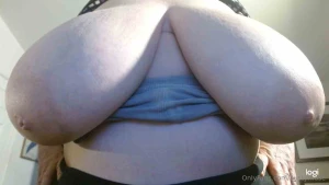 Just hanging out happy 2025 to you and yours lt 3