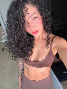 I just wanna be your queen