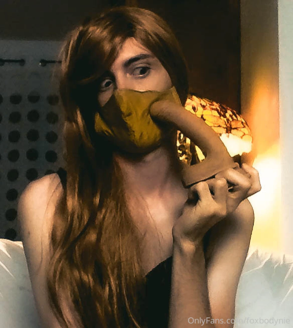 Hey remember that gothic girl that was shy and pretty in highschool part 2 