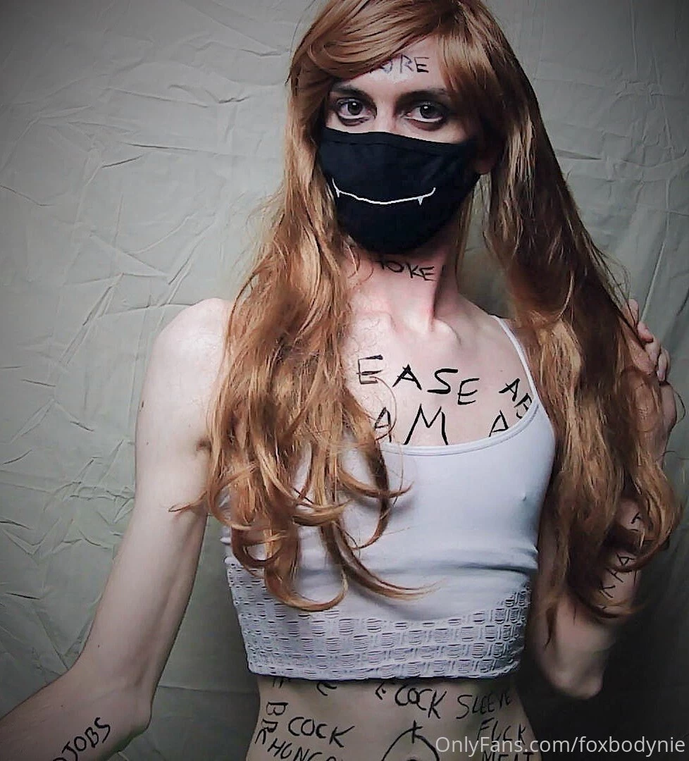 Heyyyy here is the second half of my public bodywriting session you part 9 