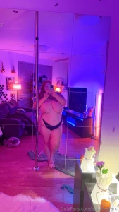 I should take more mirror selfie nudes