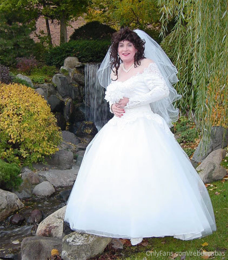 A few more shots from my 2003 wedding dress shoot the sun isn t quite 