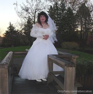 A few more shots from my 2003 wedding dress shoot the sun isn t quite part 1