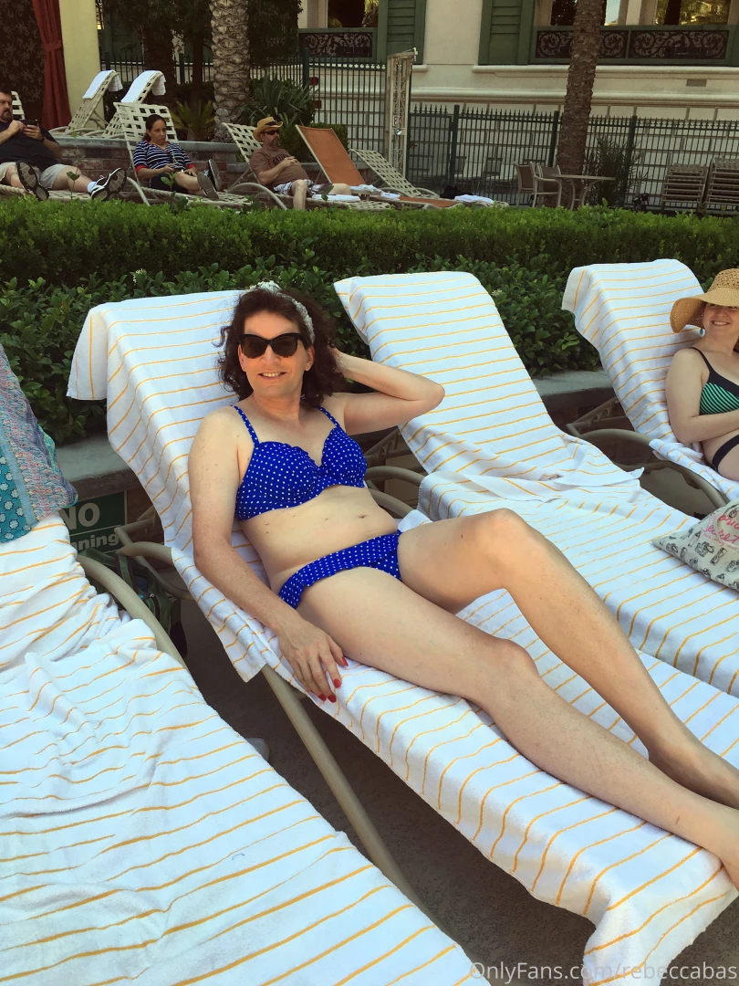 Back in 2016 and 2018 when you could go to a hotel swimming pool part 2 